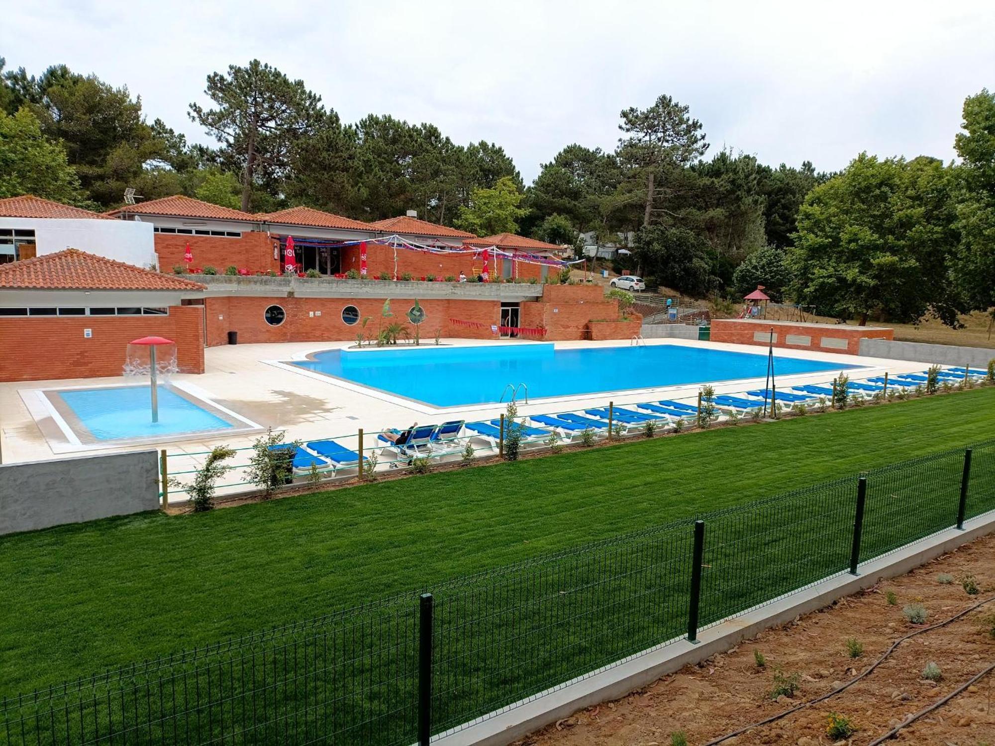 ホテル Parque De Campismo Orbitur Foz De Arelho. フォス・ド・アレーリョ エクステリア 写真